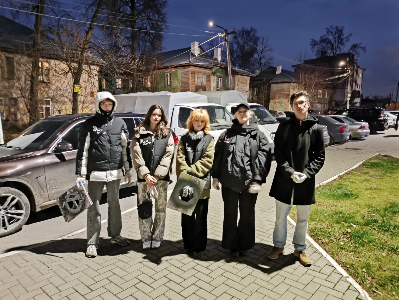 Совместно с волонтерами "Мой выбор" на прошлой недели прошел рейд по устранению надписей наркотического содержания.