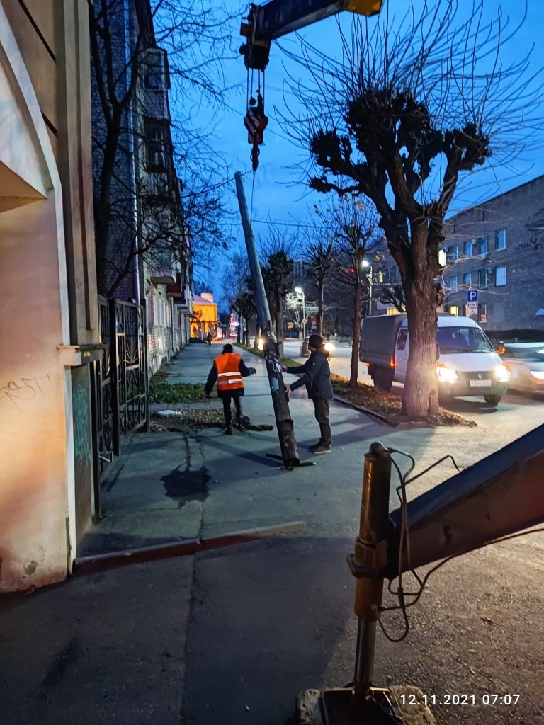 Продолжаются работы по демонтажу брошенных вещей на территории г. Рязани