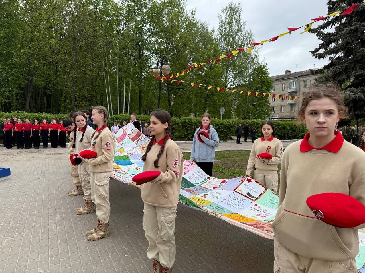 В микрорайоне Приокский состоялась патриотическая акция «Солдатский платок»