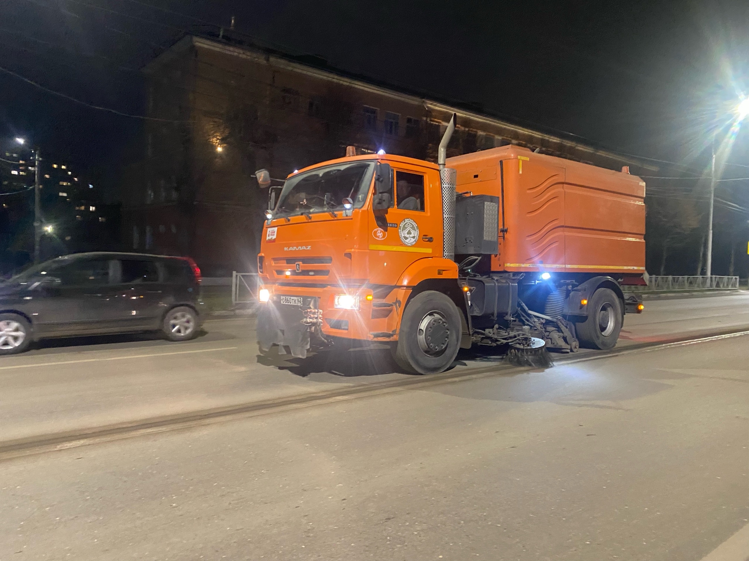 Ночью в городе работала спецтехника ДБГ