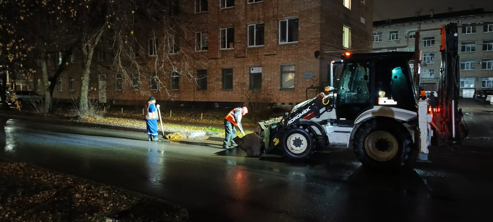 Ночью в городе проводилась уборка улиц