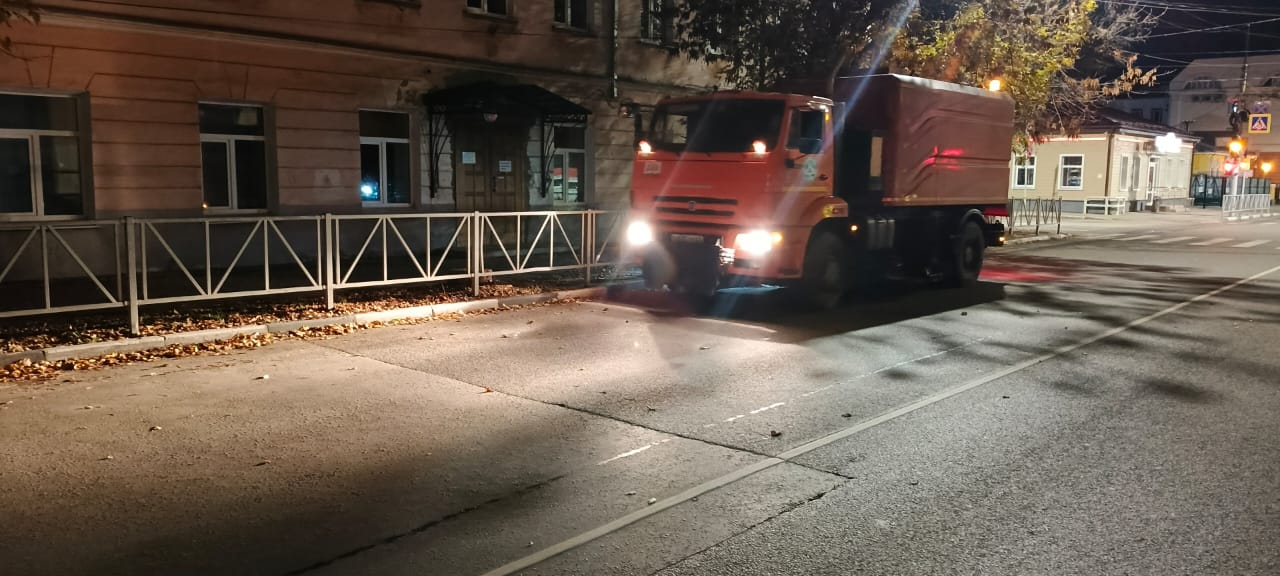 Дирекция благоустройства выполнила ночную уборку города 