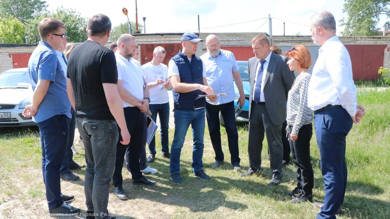 Виталий Артемов посетил площадку будущей школы в Семчине
