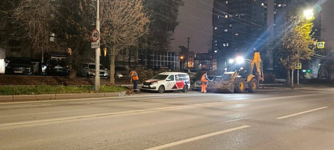 Ночью в Рязани выполнялась уборка дорог и тротуаров