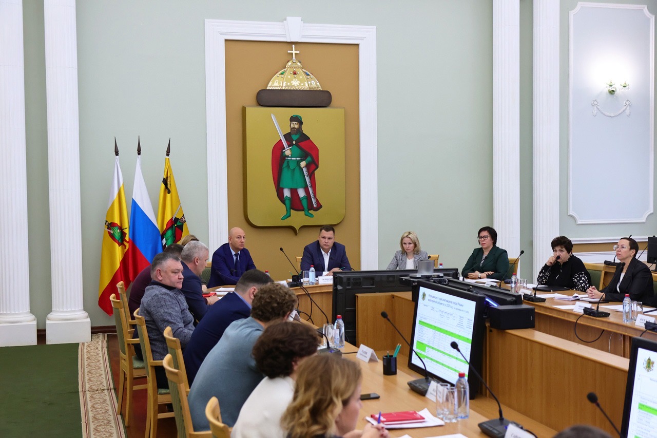 Борис Ясинский провел еженедельное оперативное совещание