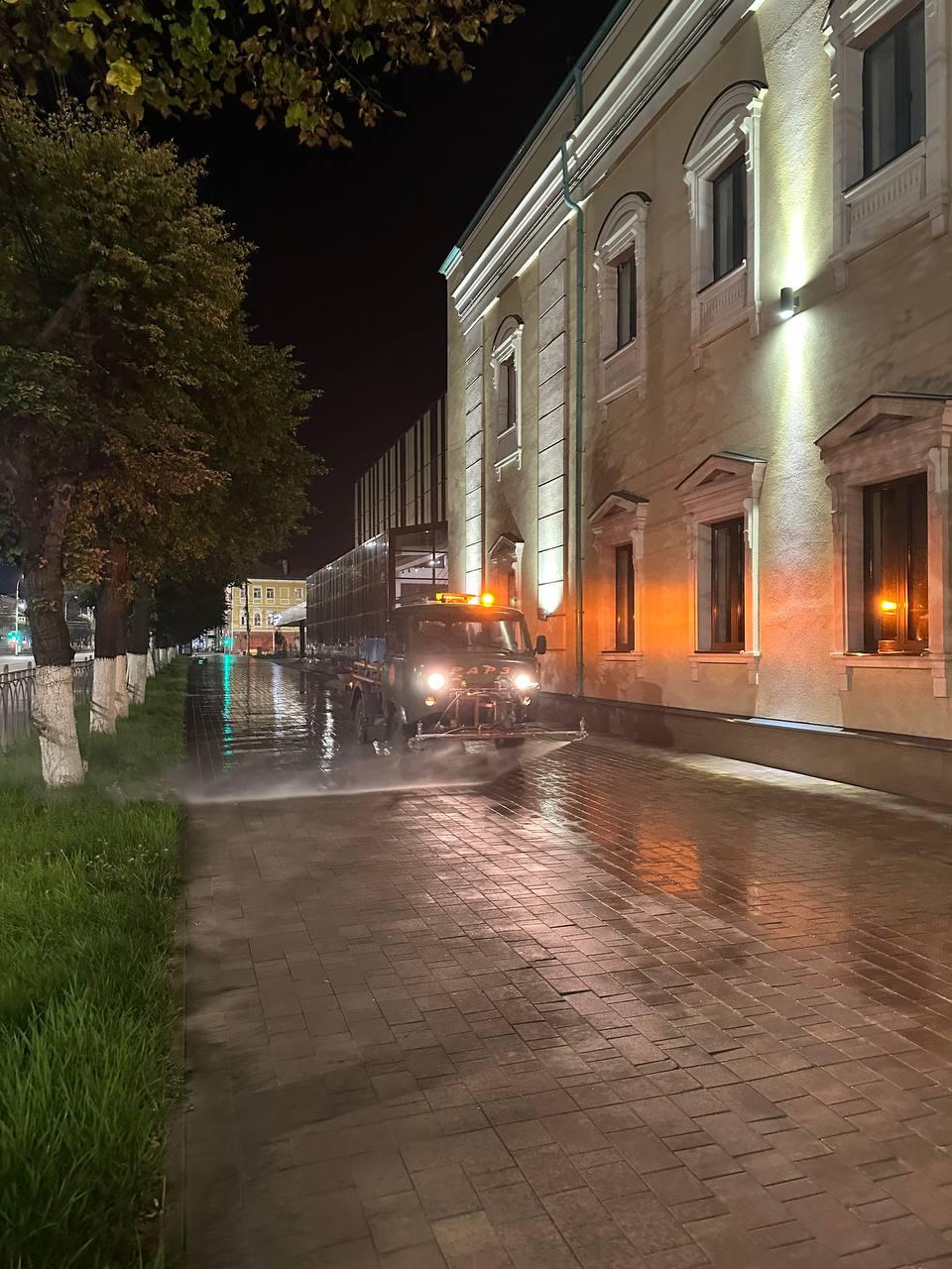 Уборка города продолжается круглосуточно