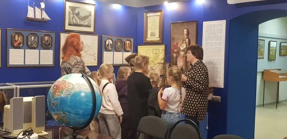 Рязанские школьники познакомились с экспонатами Музея путешественников