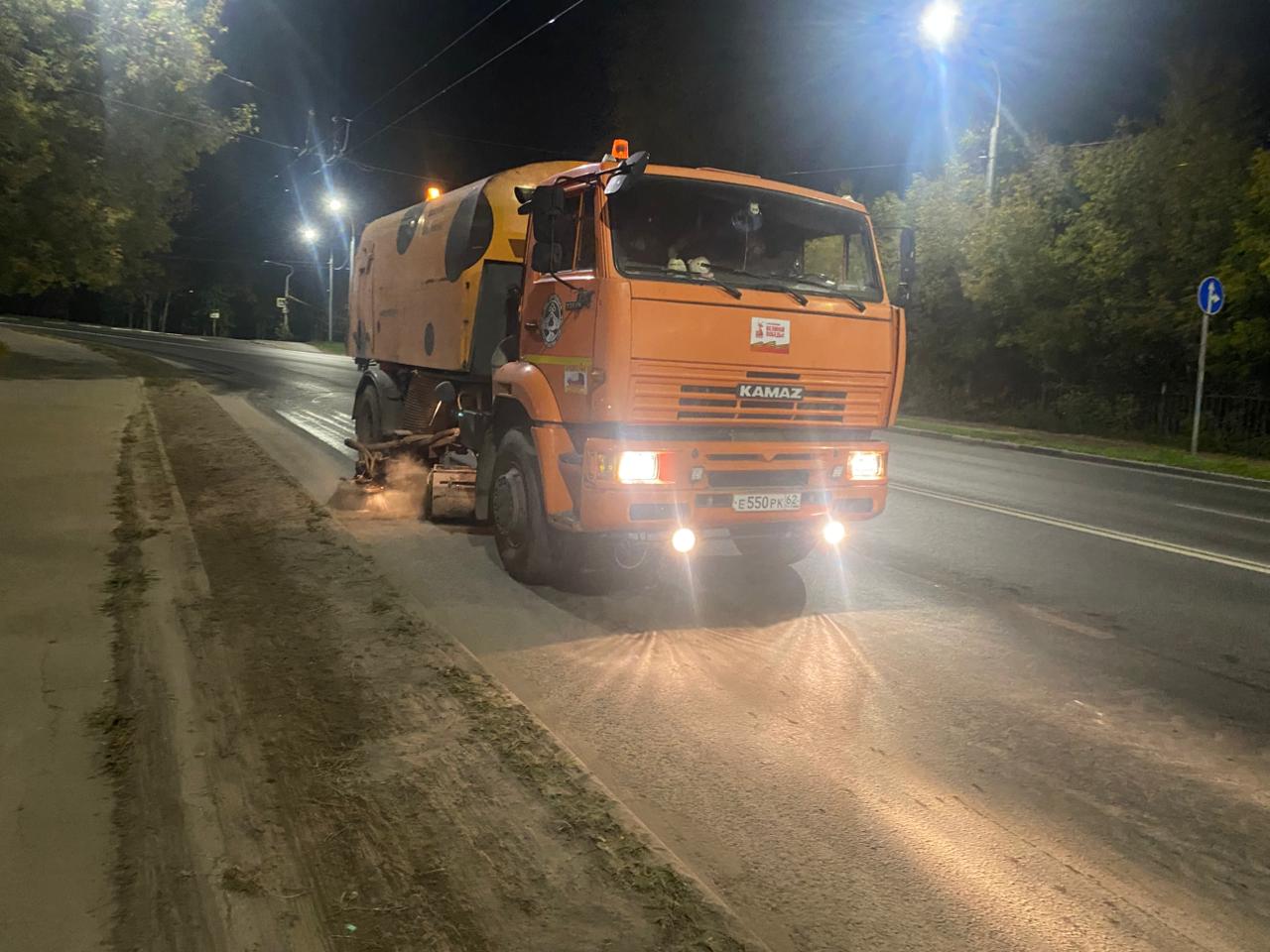 Ночью в городе выполнялась уборка улиц