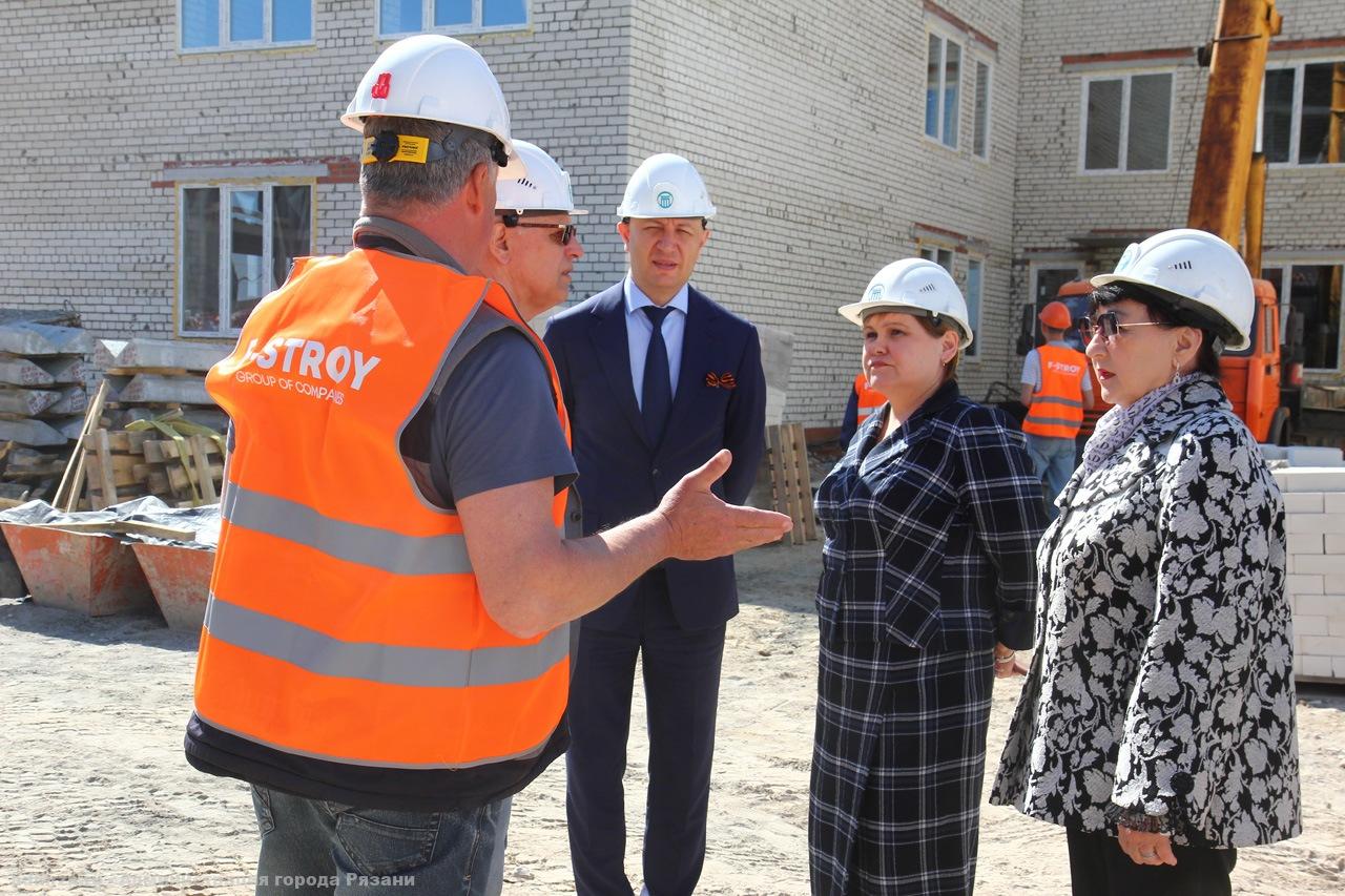 В микрорайоне Кальное продолжается строительство детского сада