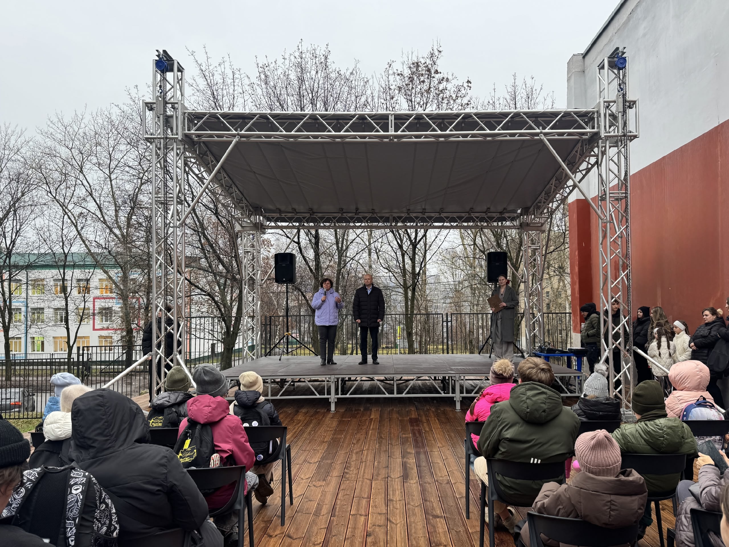 У Рязанского Дворца молодежи открылась досуговая площадка