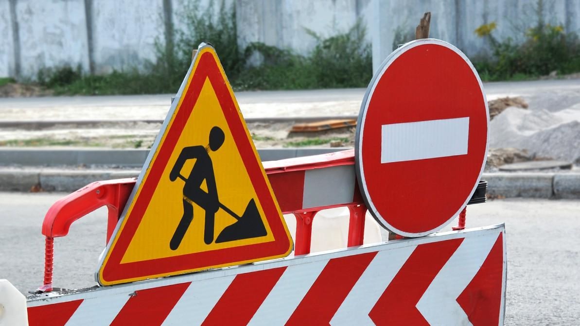 О закрытии движения транспорта по ул. Садовой