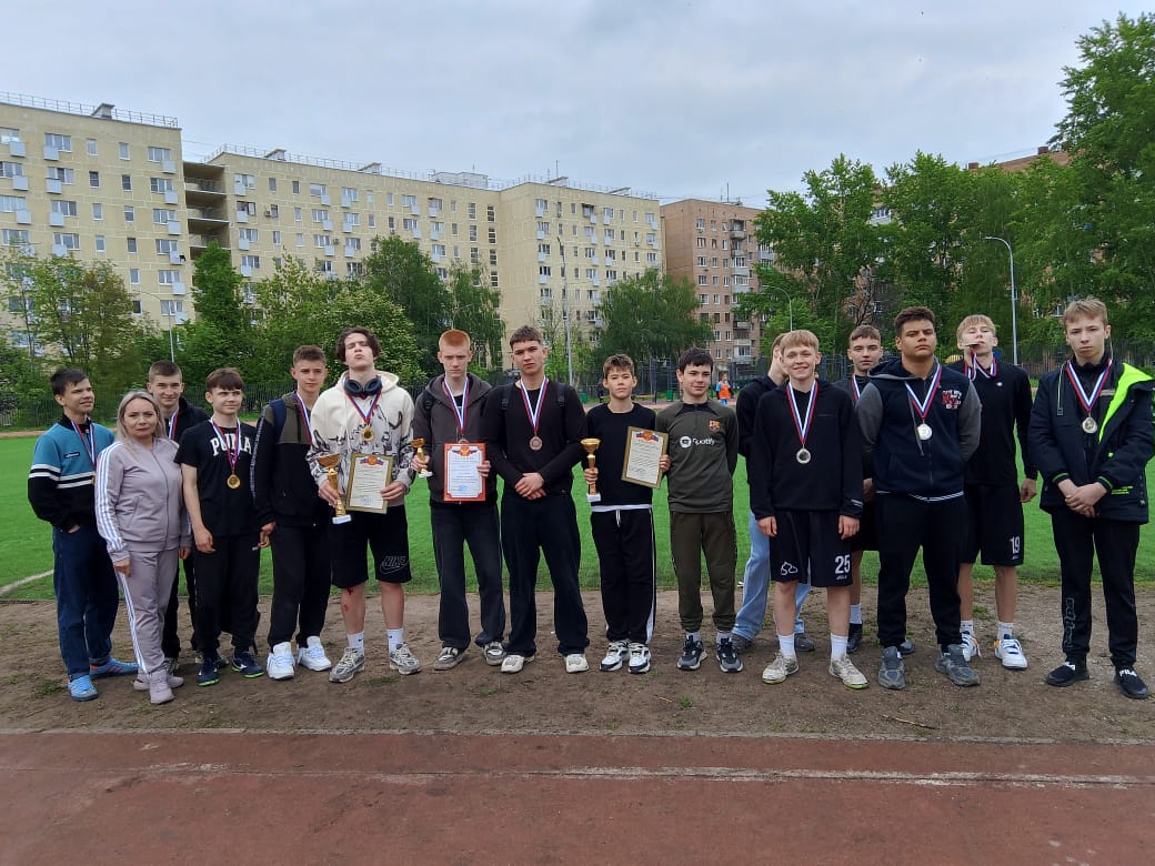 20 мая в Московском районе прошел турнир по мини-футболу среди дворовых и школьных команд Московского района, посвященный открытию летнего спортивного сезона и Году защитника Отечества