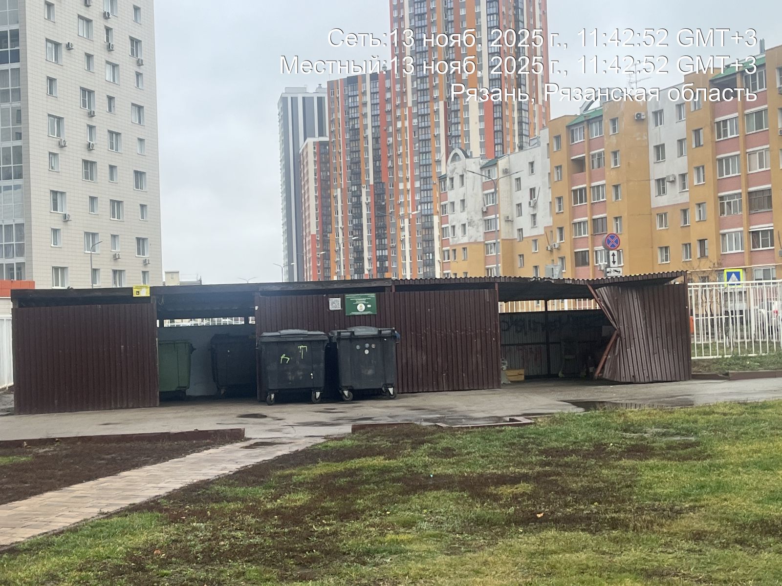 Продолжается работа по благоустройству территорий в Советском районе.