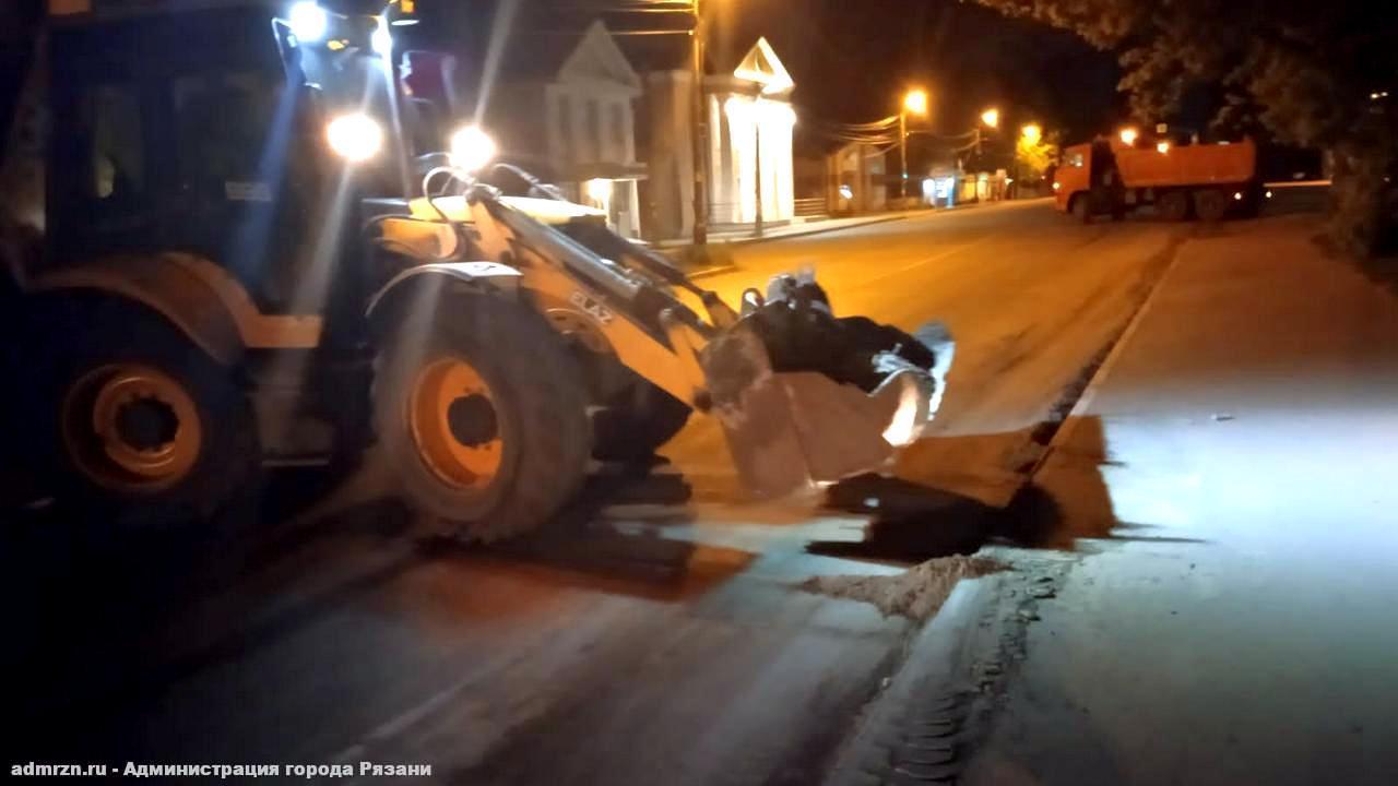 Спецтехника продолжит уборку дорог в круглосуточном режиме