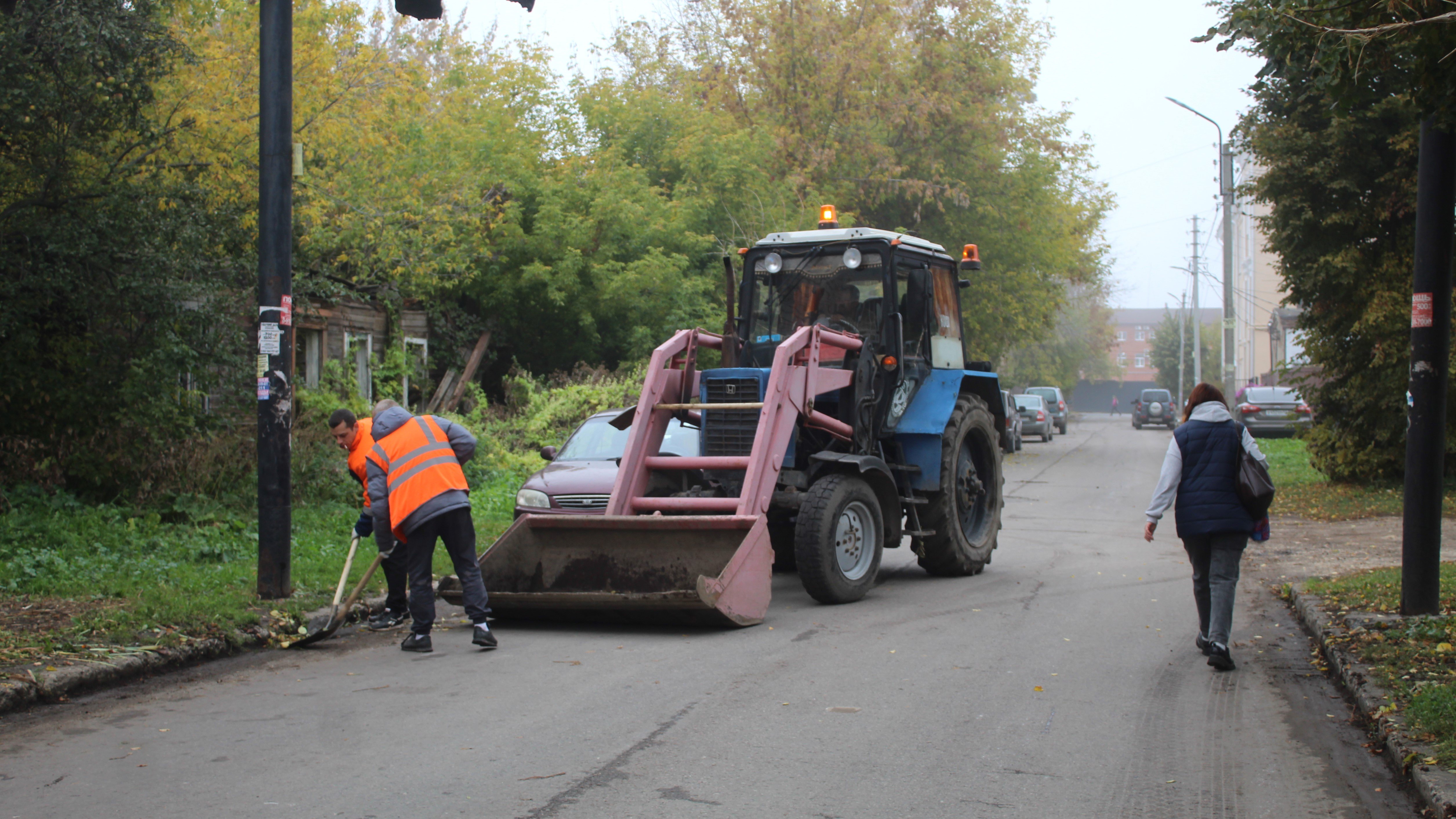 В Рязани продолжаются работы по уборке и благоустройству  