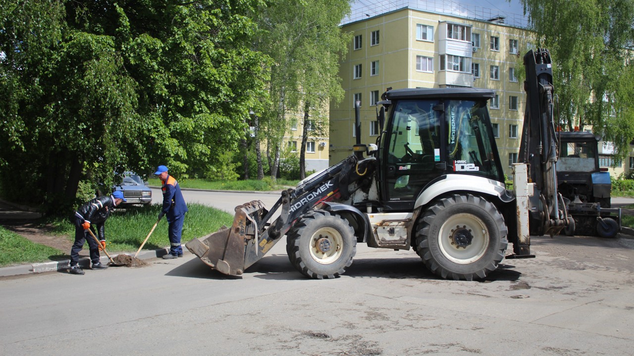 Коммунальные службы проводят уборку города
