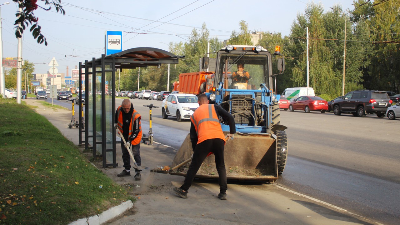 В городе проходят сезонные работы по уборке и благоустройству