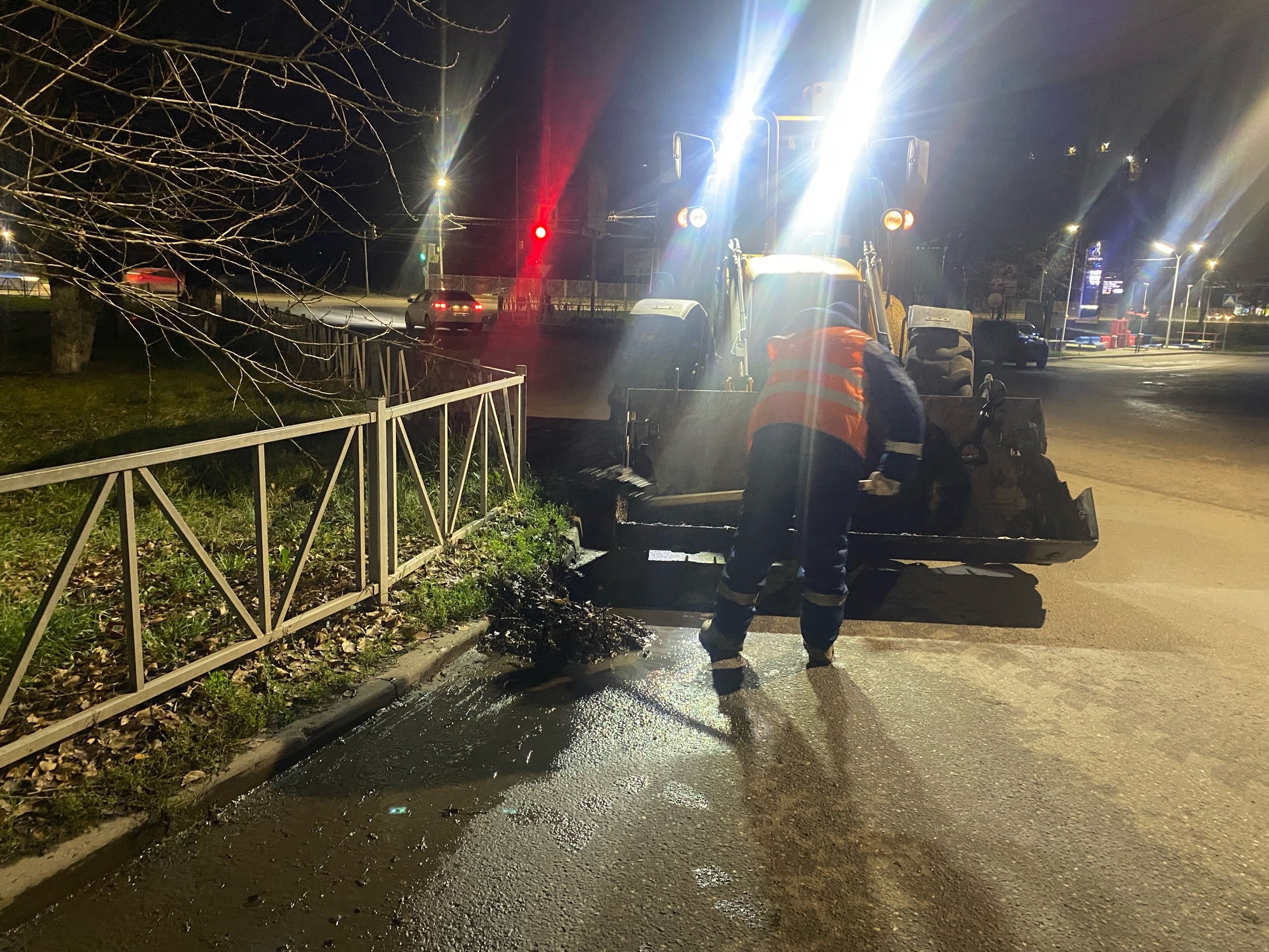 Ночью коммунальные службы  проводили уборку городских территорий  