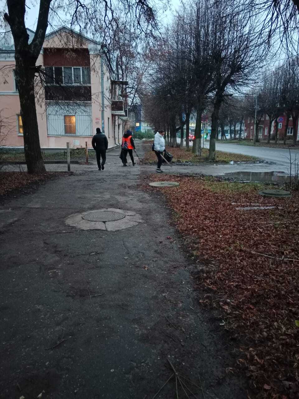 В Рязани продолжаются работы по уборке и благоустройству   