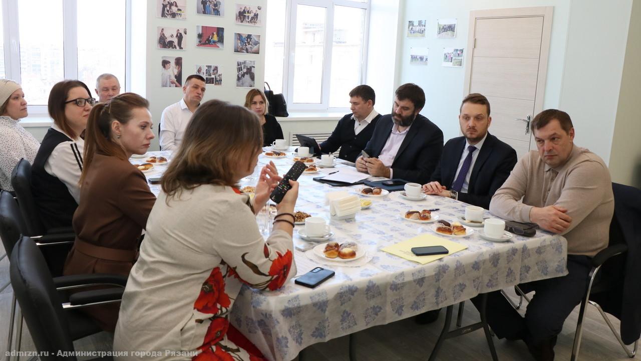 Виталий Артемов встретился с представителями объединения многодетных семей «Мир семьи»